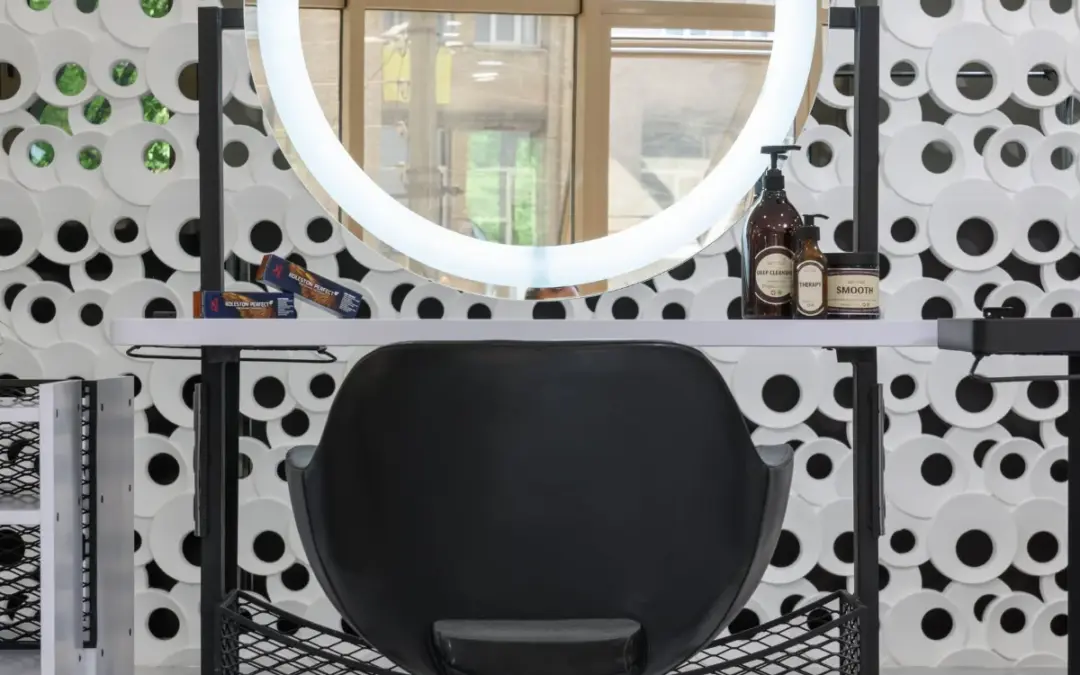 A salon chair available to rent at CHAIR